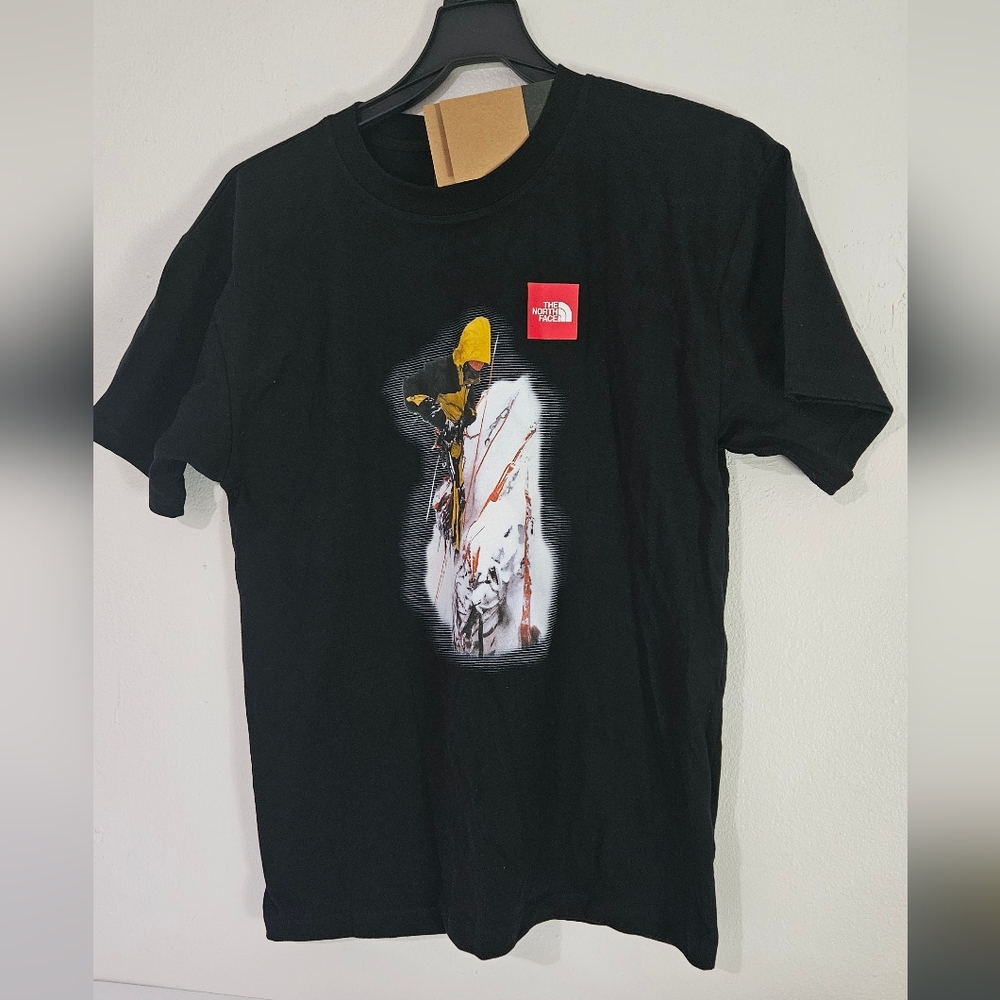 The North Face Men's T-Shirt Size medium Short Sleeve Heavyweight Relaxed Fit